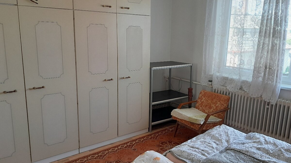 Na predaj priestranný 4-izbový rodinný dom - 16