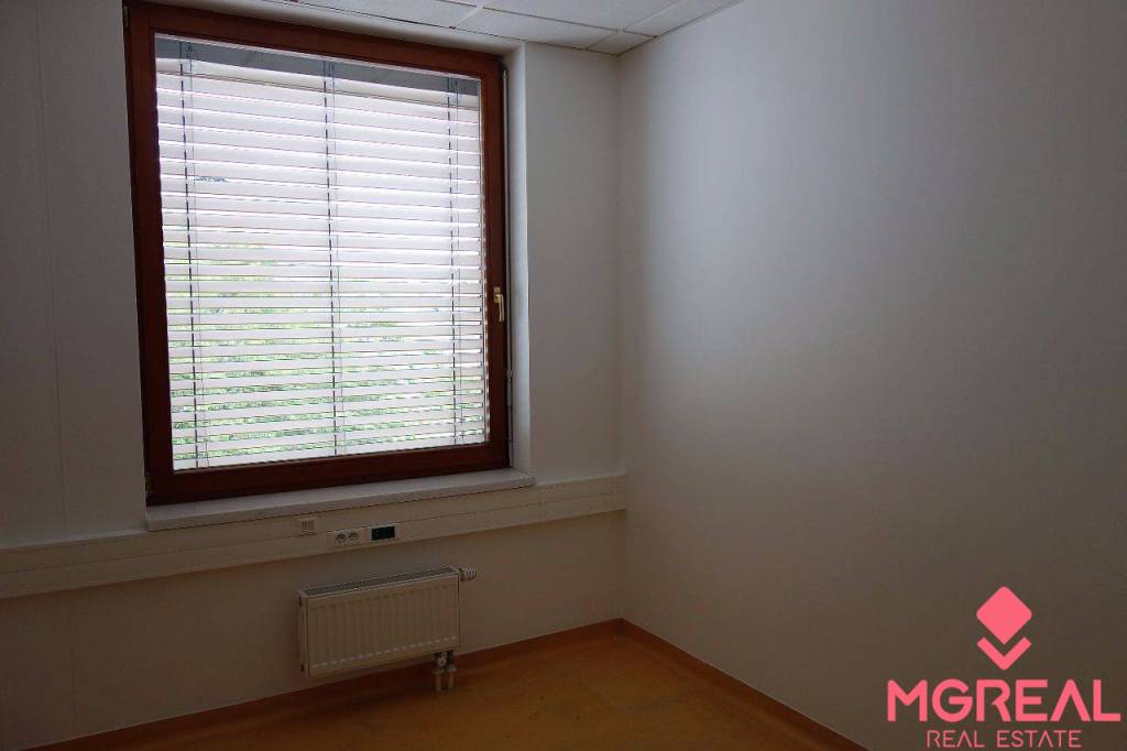 Administratívny celok 181m2, Nové Mesto, Kukuričná ul., park - 16