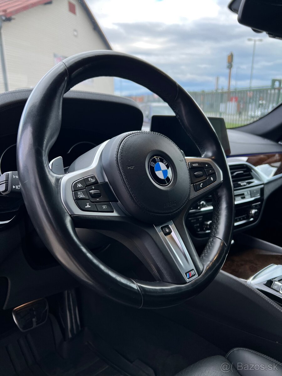 2018 BMW M550i Xdrive G30 - 16