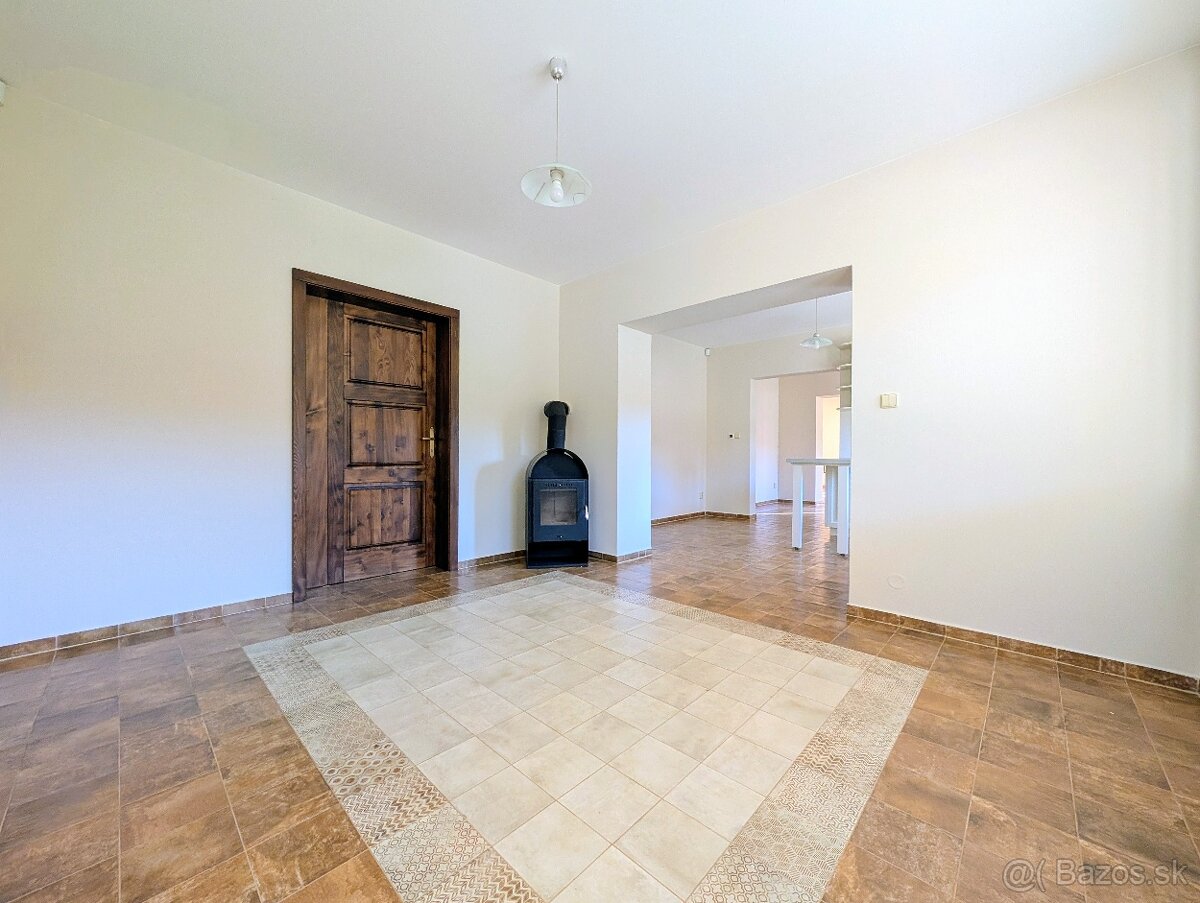 Rodinný dom so záhradou - 16