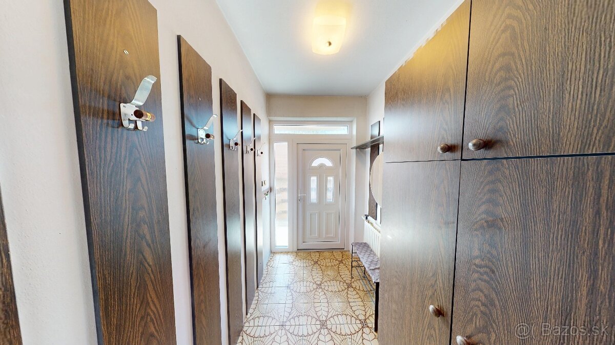 Priestranný rodinný dom – Mýtna Nová Ves - 16