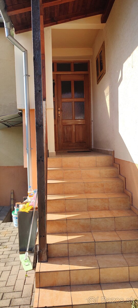 Rodinný dom zrekonštruovaný v obci Skýcov - 16