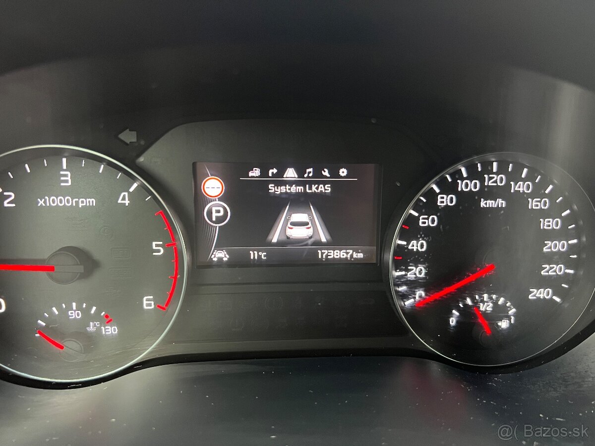 KIA Sportage 2.0 - 16