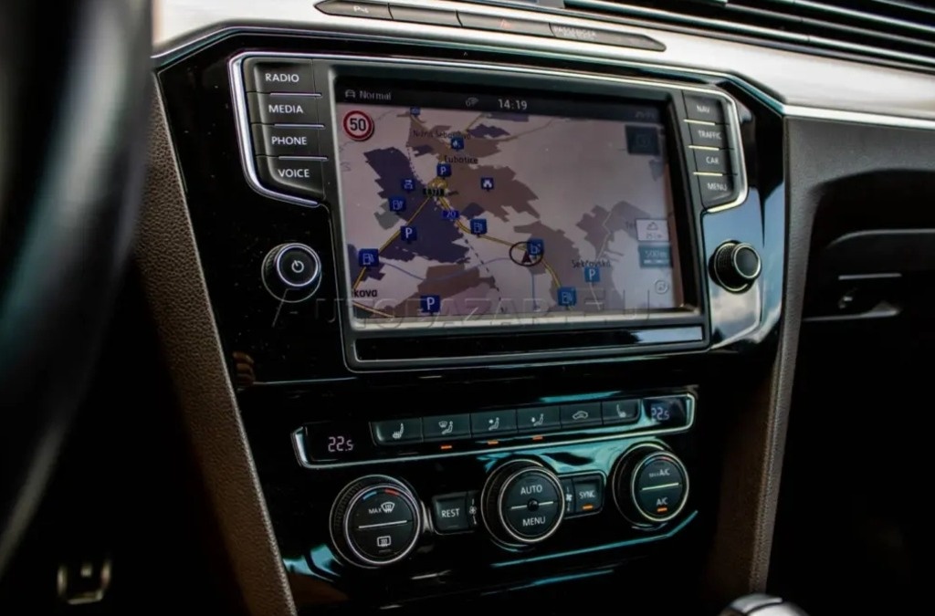 Volkswagen Passat Variant 2.0 BiTDI Highline 4MOTION 2016 - 16