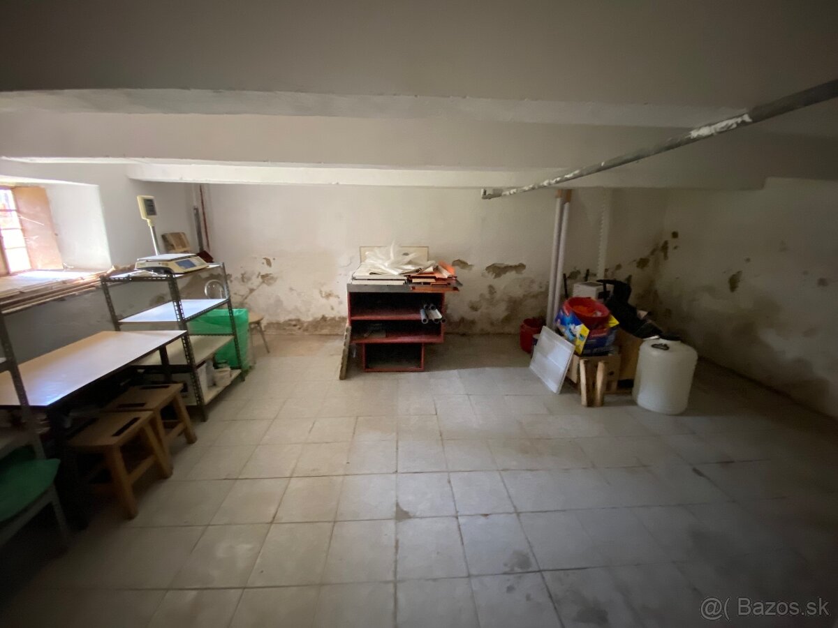 Budova na predaj - 16