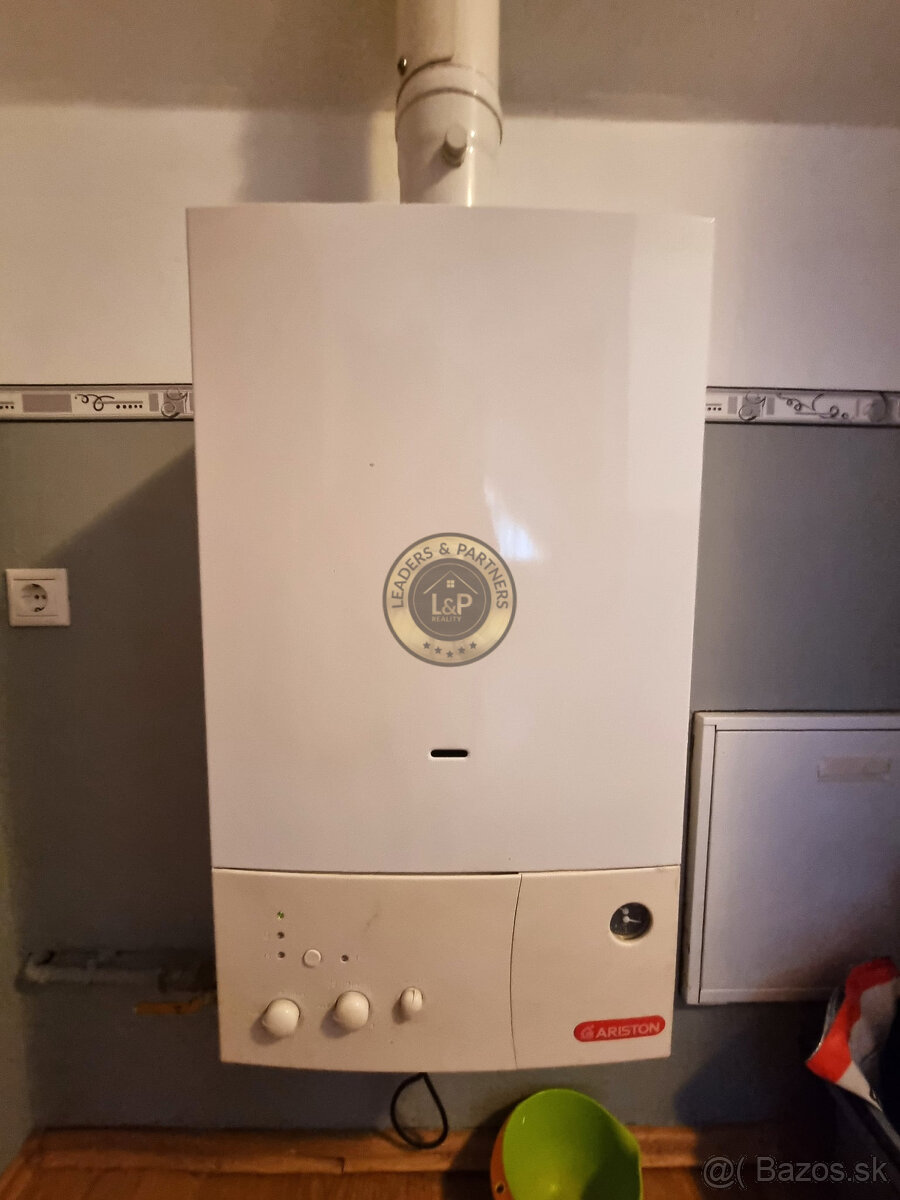 PREDAJ 5izbový rodinný dom Levél - 16