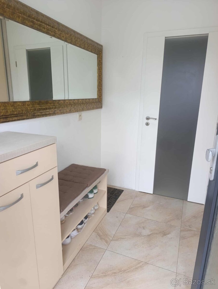 Predám 4-izbový 129m² byt v dome s terasou, 2x parkovanie, - 16