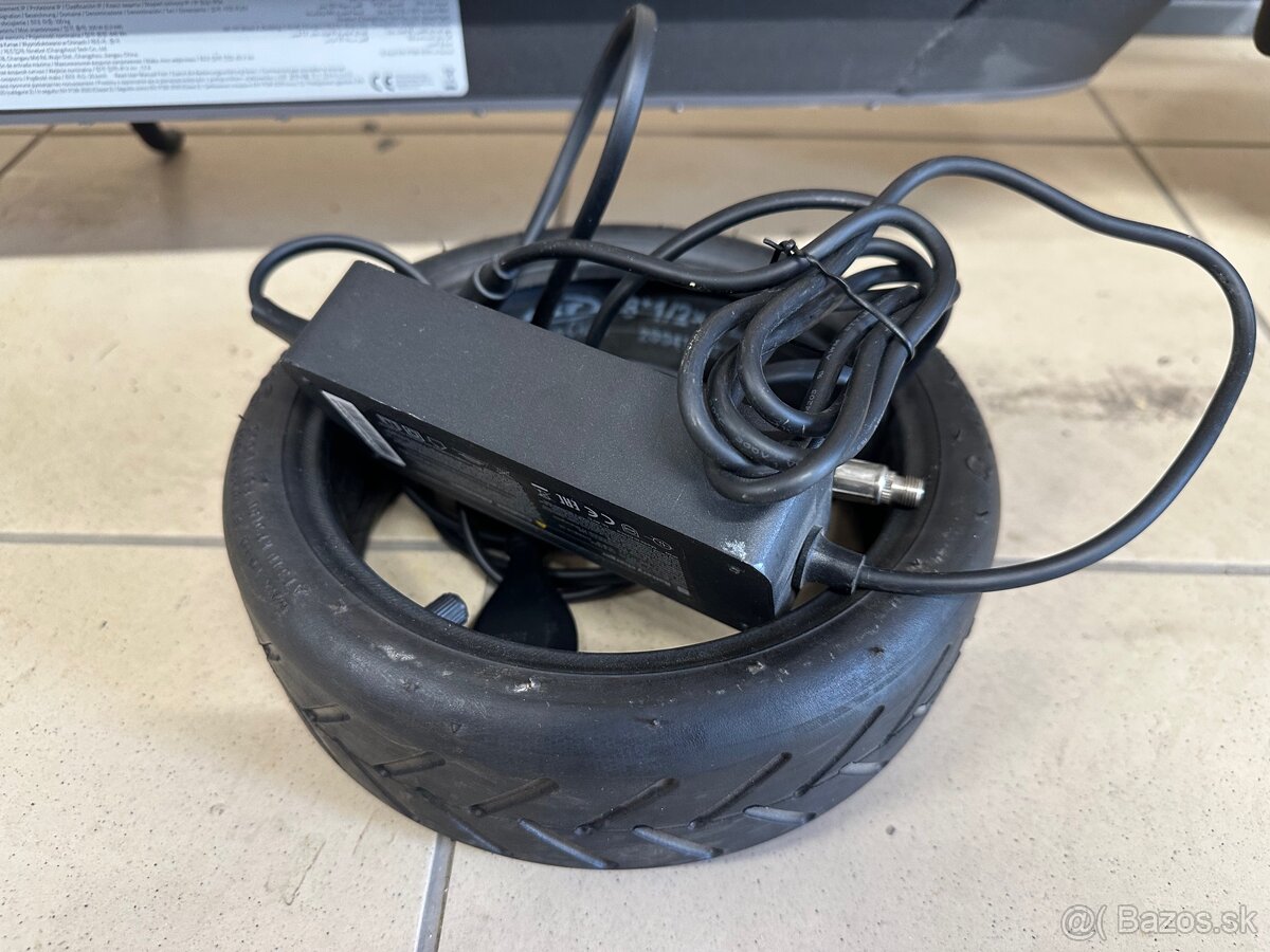 Predám zánovná kolobežka XIAOMI pro 2, nájazd 125km - 16