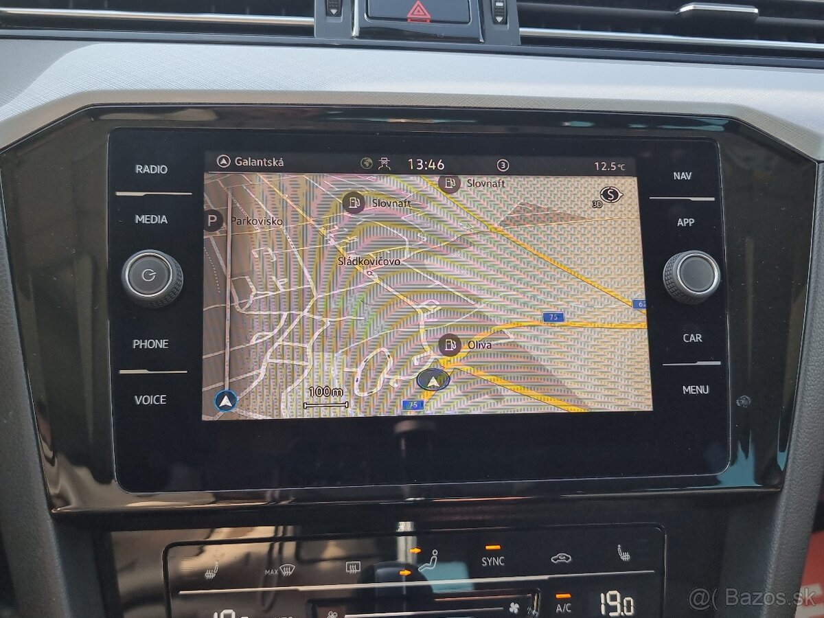 Volkswagen Passat Variant 2.0TDI Elegance DSG za 17.490 € - 16