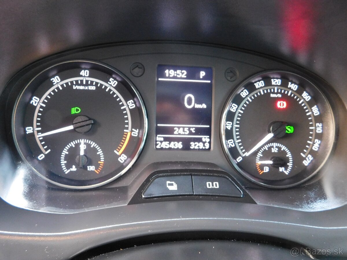 SKODA FABIA RS DSG - 16