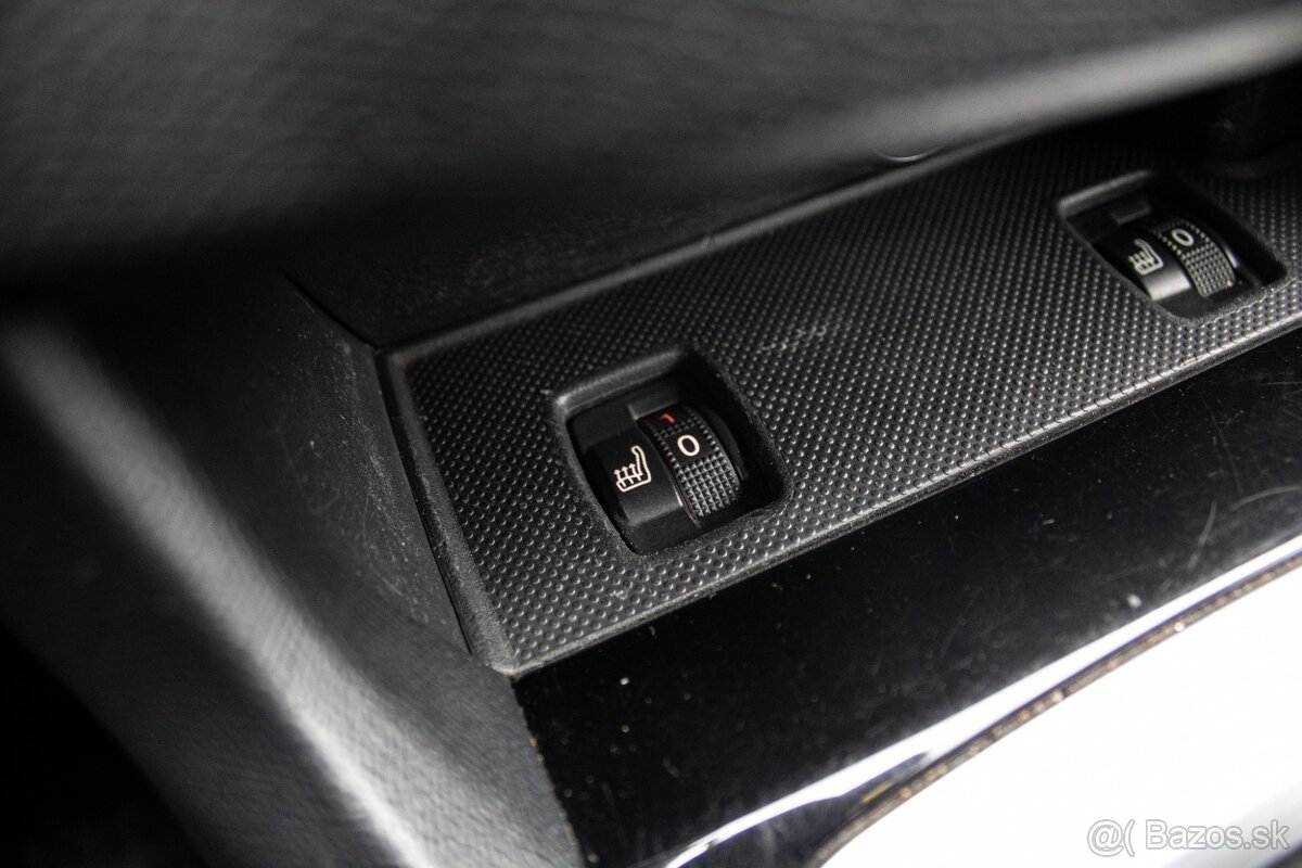 Peugeot 308 1.2 e-THP 130k Allure - 16