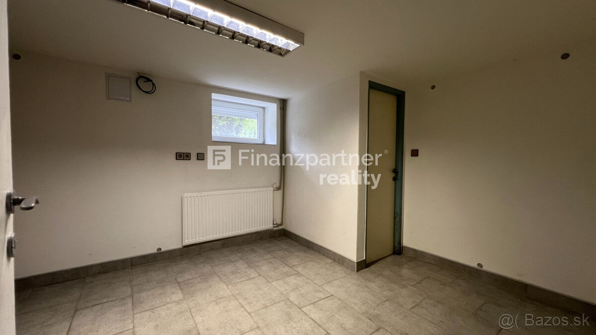 Rodinný dom s pozemkom 1396 m², Šurany, Nové Zámky - 16