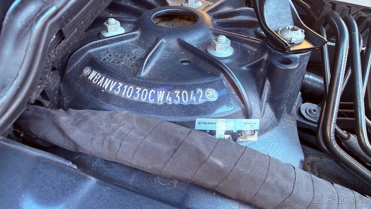 BMW Rad 5 525 xi - 16