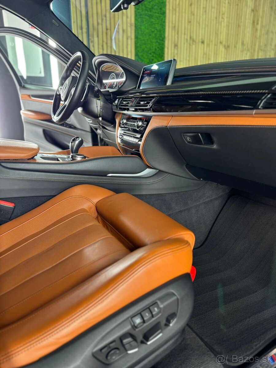 BMW X6M - 16