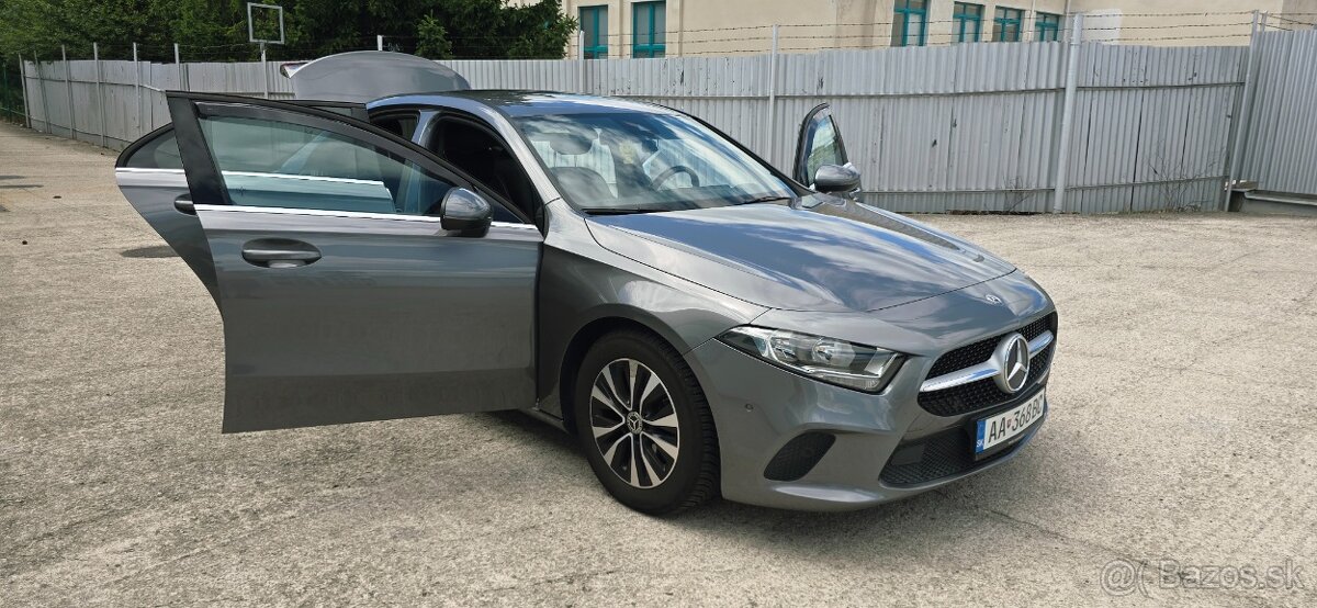 Mercedes-Benz A180D sedan - 16