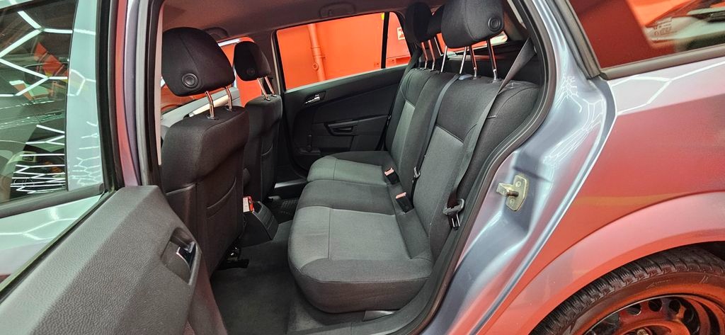 Opel Astra ST Combi 74kw Manuál 1.7 CDTi - 16