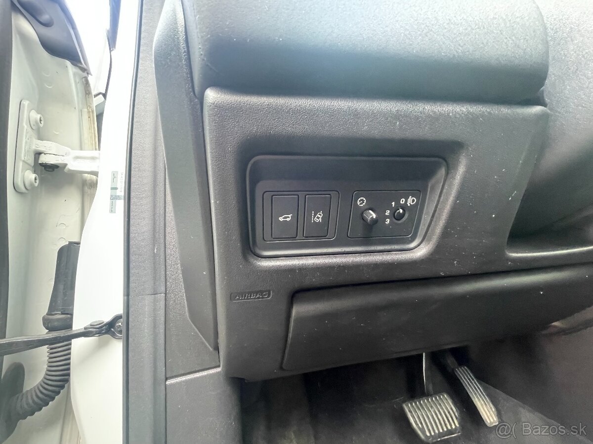 Land Rover Discovery Sport 2.0L TD4 AT - 16