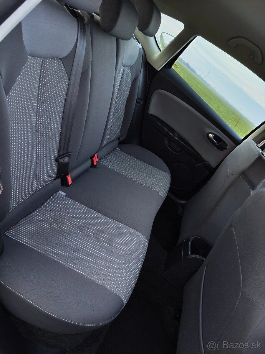 SEAT LEON 1.4i 16v REFERENCE - 16