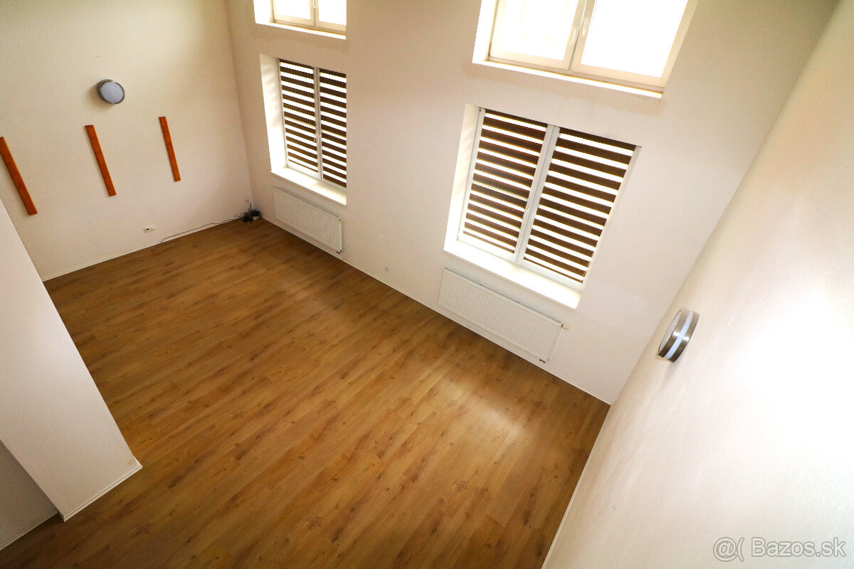 Prenájom veľkého 2 - izbového mezonetového bytu Bytčická uli - 16