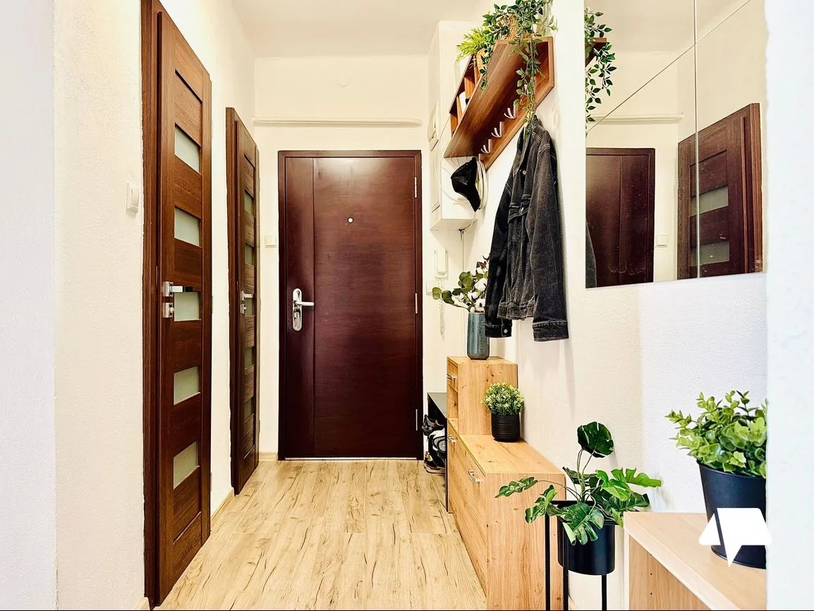 Prenájom 2 izb. byt, rekonštrukcia, balkón, centrum - 16