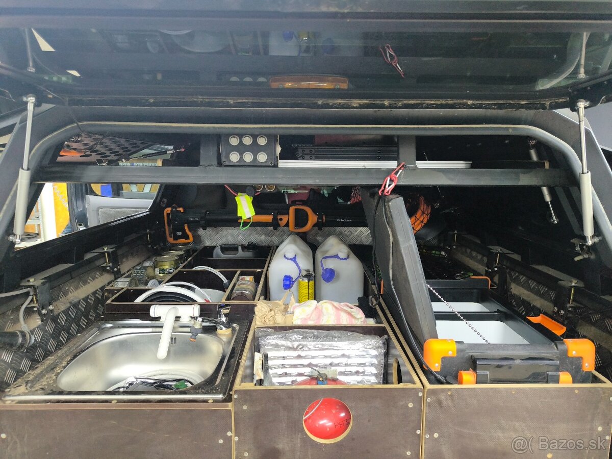 Toyota Hilux 3,0 D4D AT Double Cab - 16