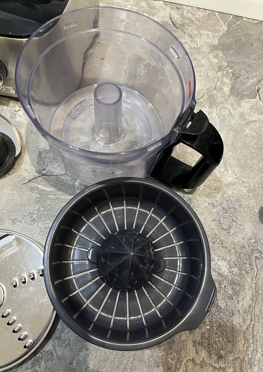 Kenwood Multipro Compact FDM30 kuchynský robot - 16