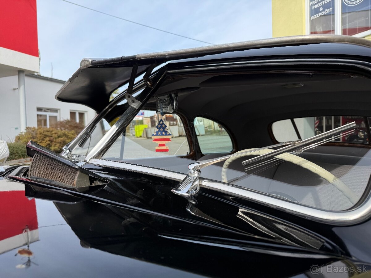 1941 Cadillac Series 62 Coupe - 16