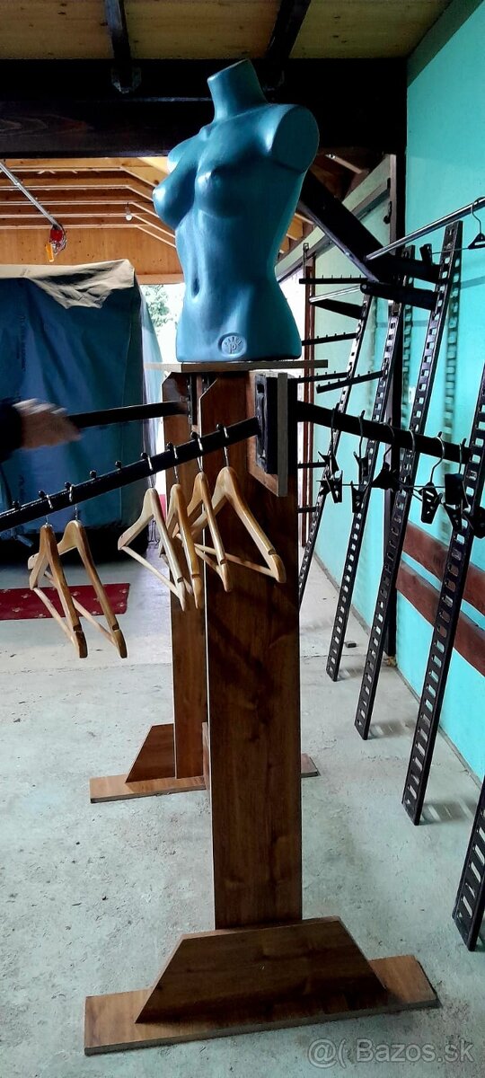 Zariadenie do predajne s textilom - 16