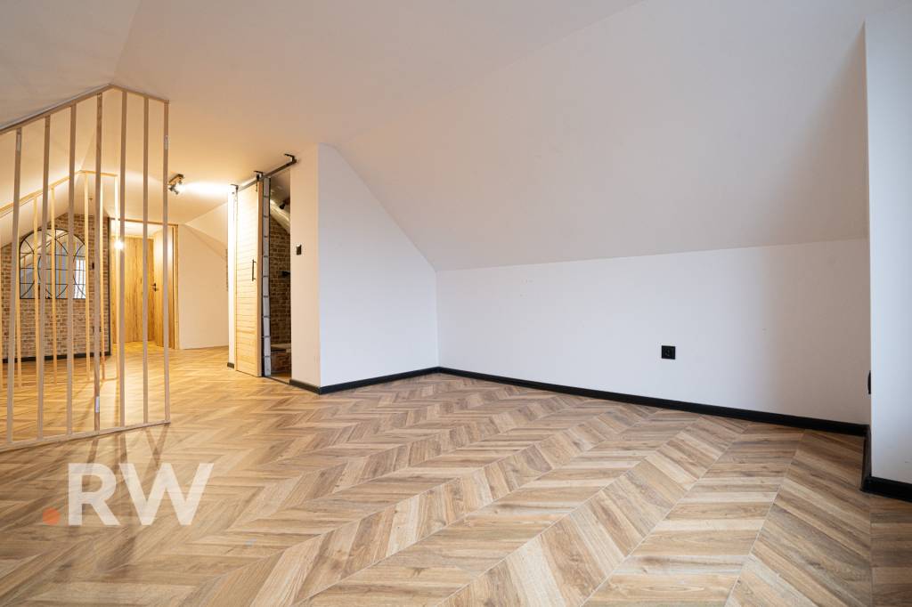 Komfortné bývanie v D. Lužnej – zrekonštruovaný RD s veľkým - 16