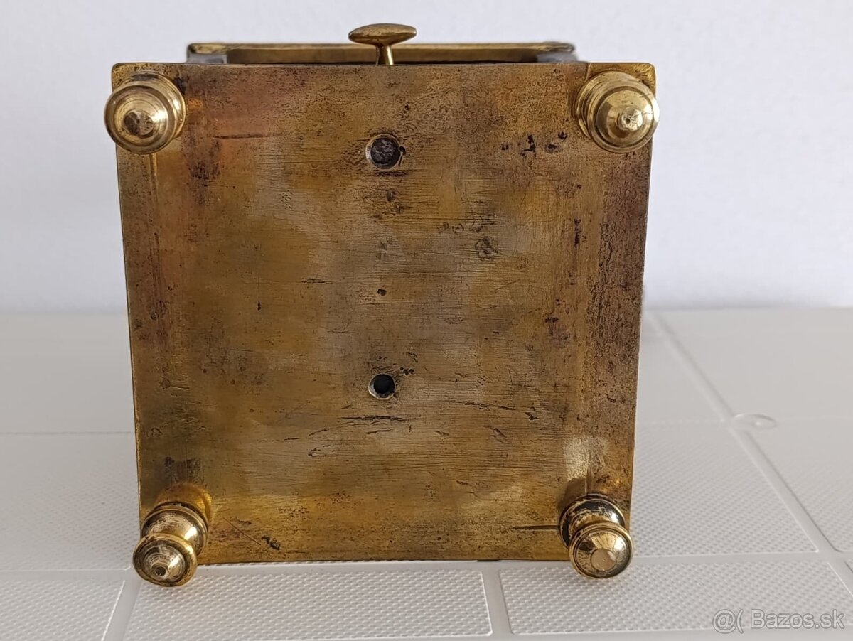 Krásný starožitný mlyncek na kavu, ručně kované sloupky. - 16