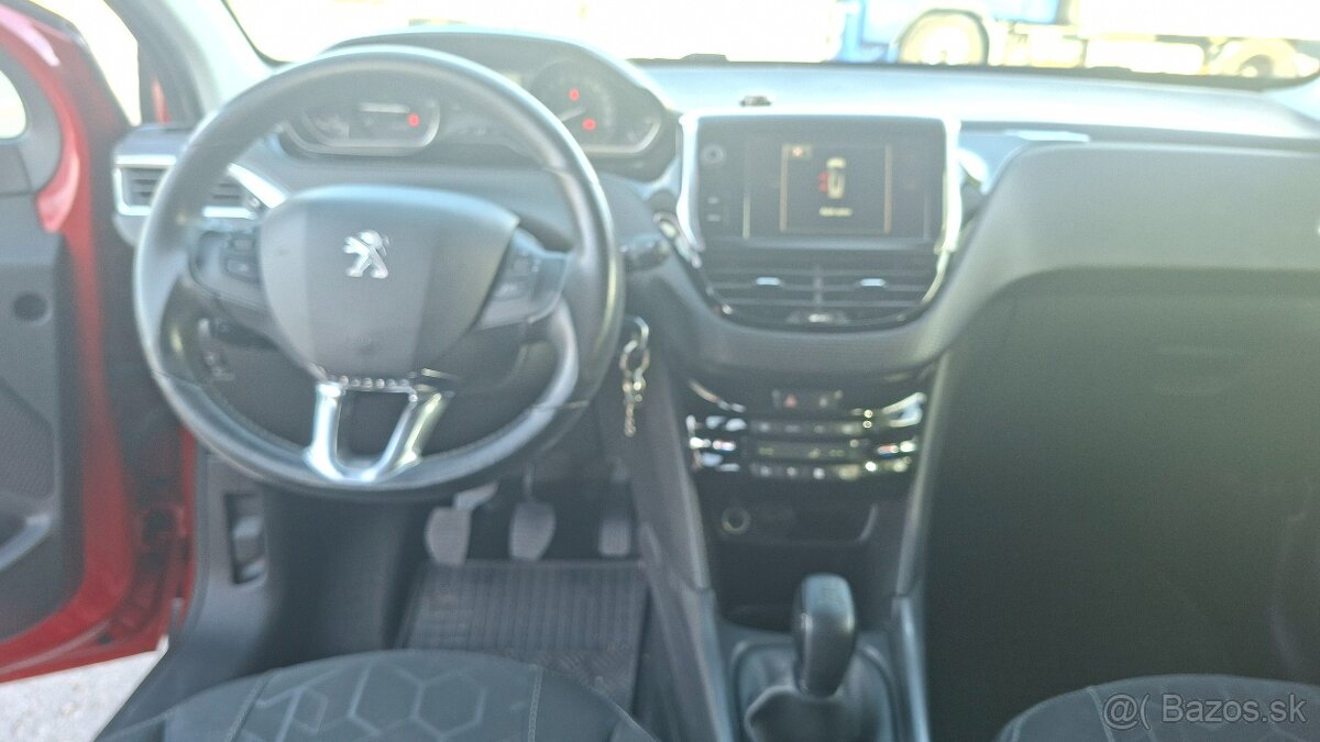 PEUGEOT 2008 1.2 BENZ - 16