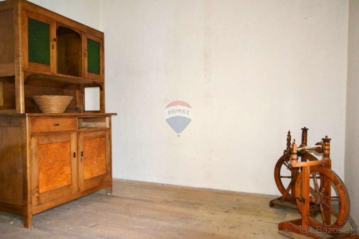 Utešený dom na predaj s veľkou záhradou v dedinke České Brez - 16