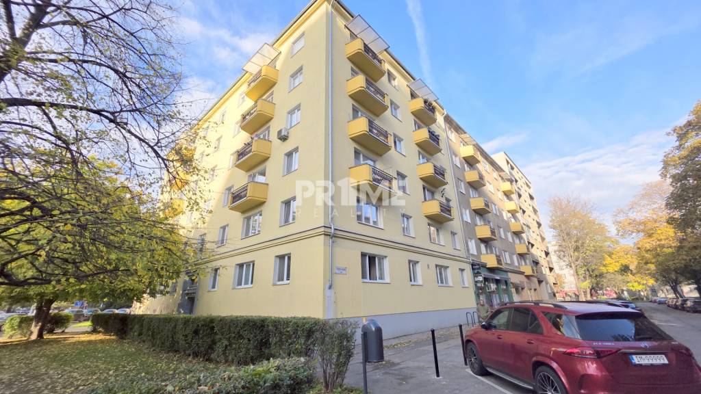 MODERNÝ 2i BYT, REKONŠTRUKCIA, Trnavské mýto, Trnavská cesta - 16