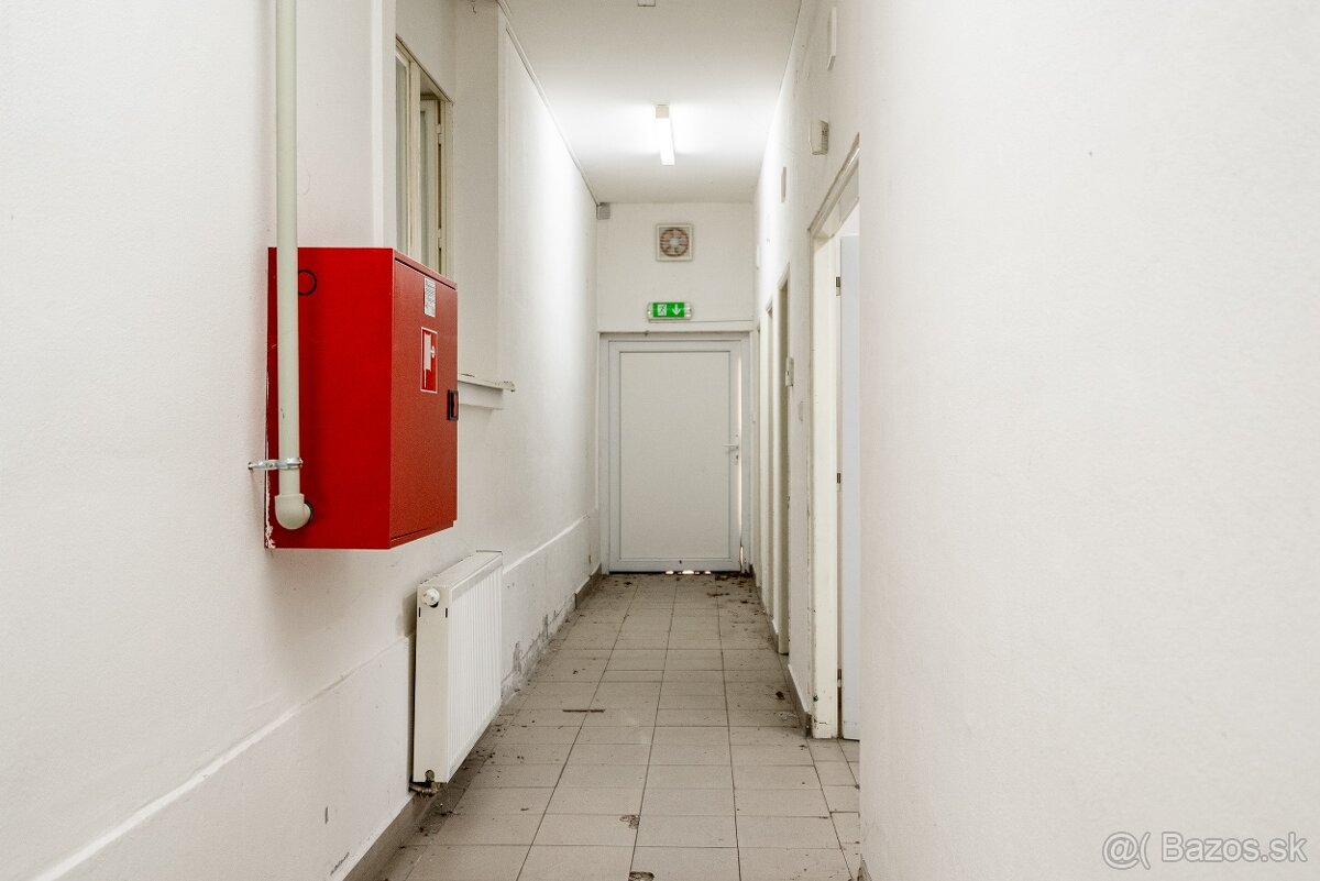 Obchodný priestor Šahy na predaj - 16