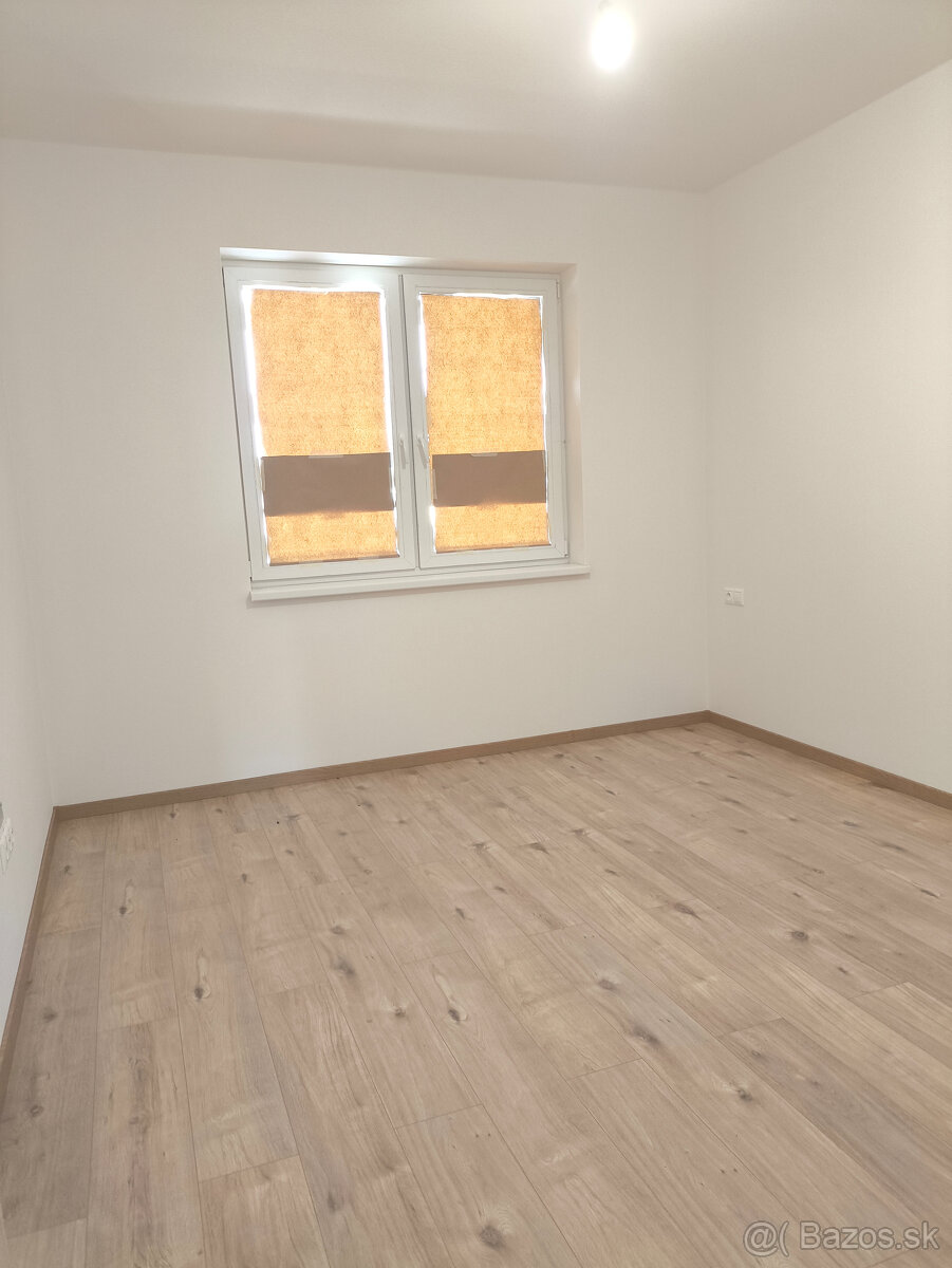 Treba len prísť a bývať - 4izbový rodinný dom (dvojdom) v ob - 16