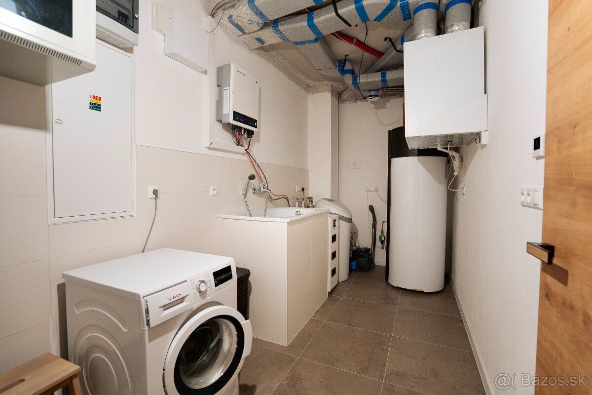 Moderný inteligentný bungalov s fotovoltaikou. - 16