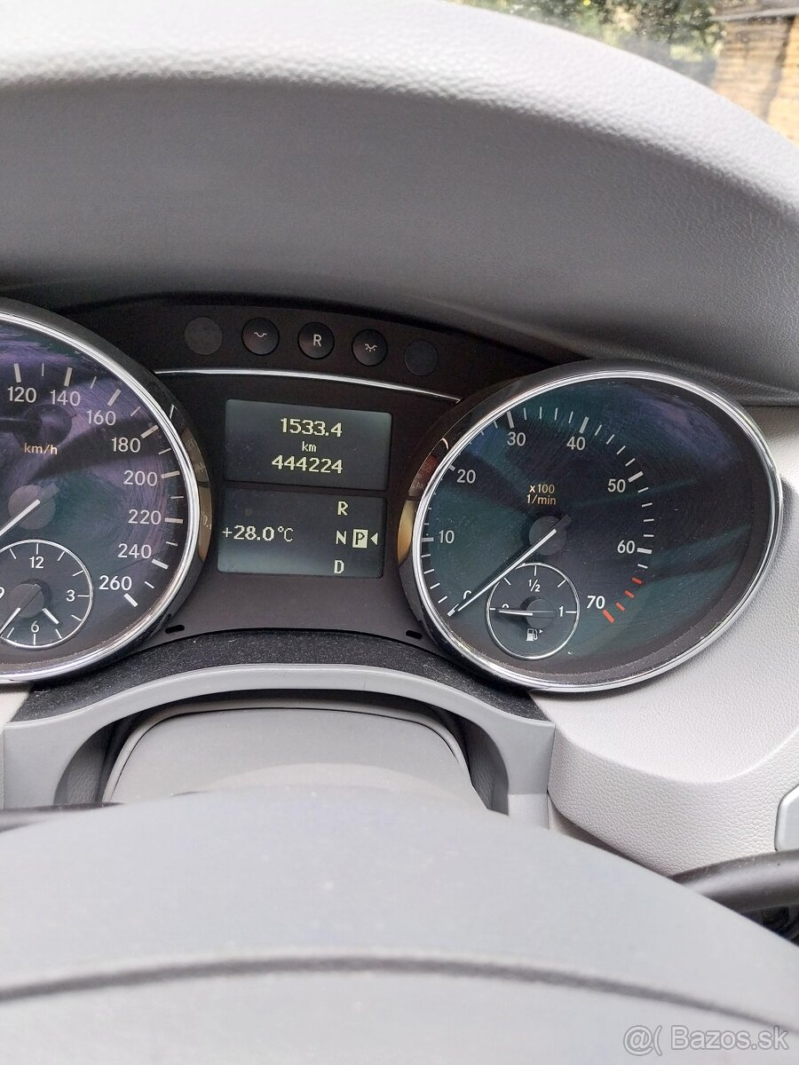 Mercedes R 350 benzín 200kw - 16