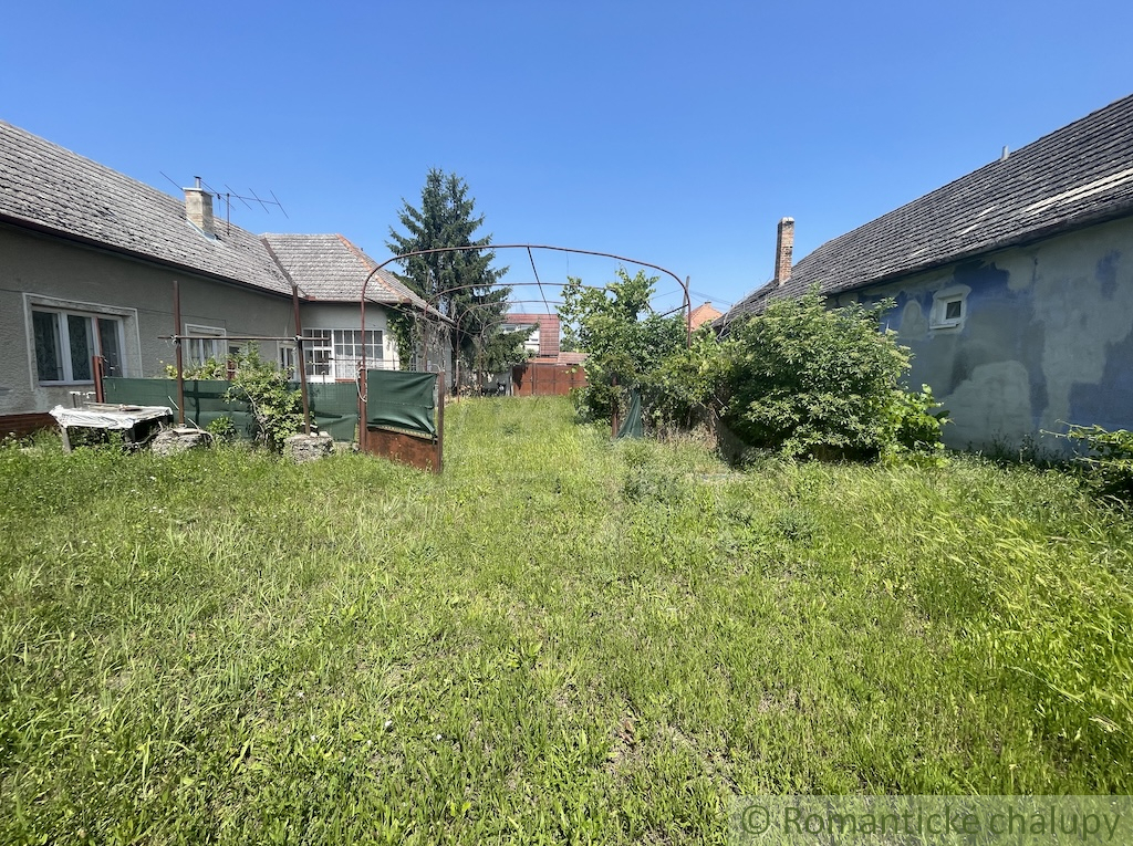 Rodinný dom vhodný na rekonštrukciu v kľudnej časti obce T - 16