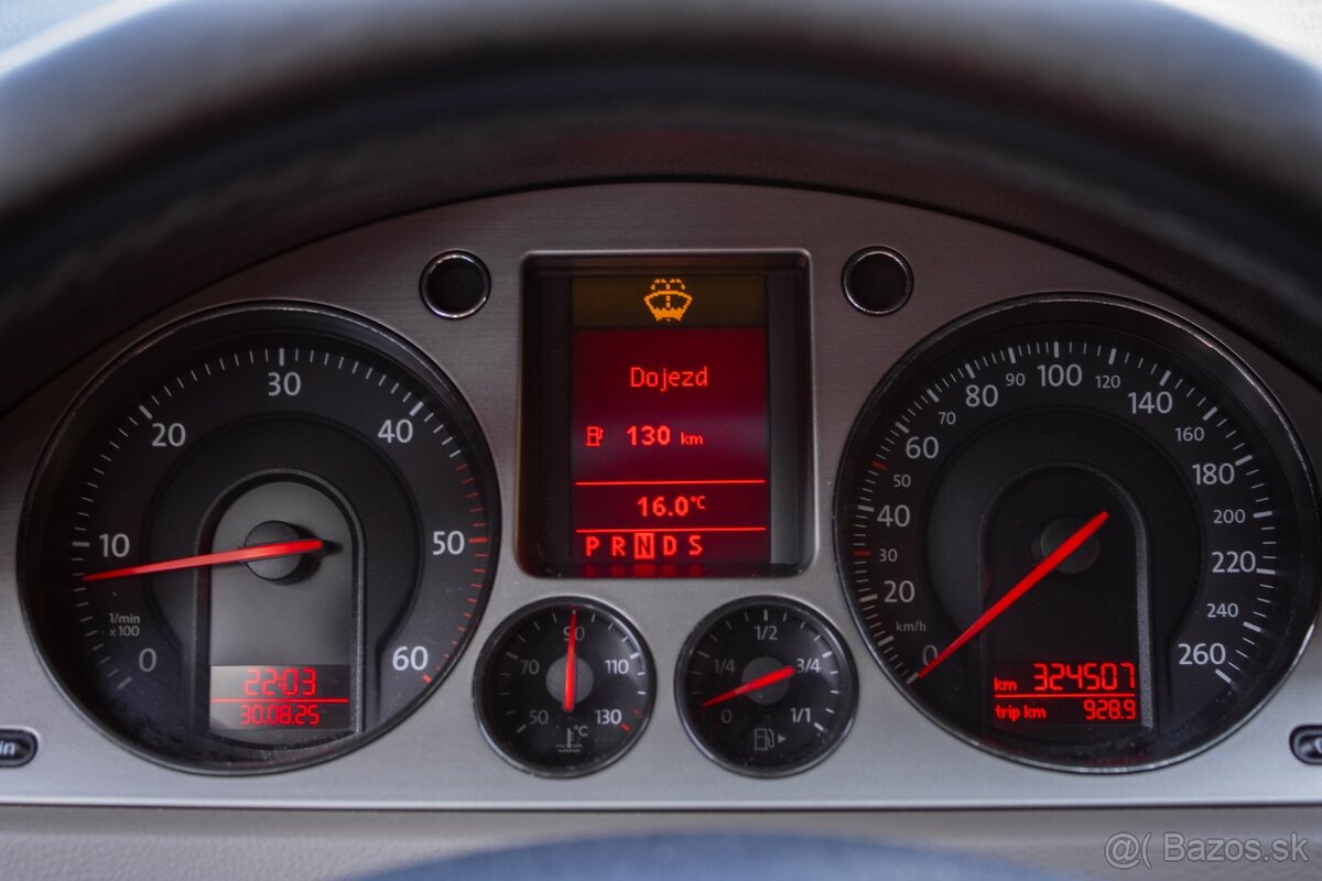 Volkswagen Passat Variant 2.0 TDI Sportline - 16