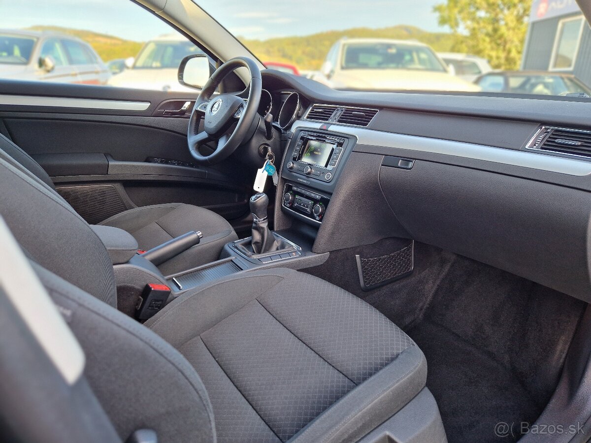 Škoda Superb Combi 2.0 TDI CR Elegance - 16