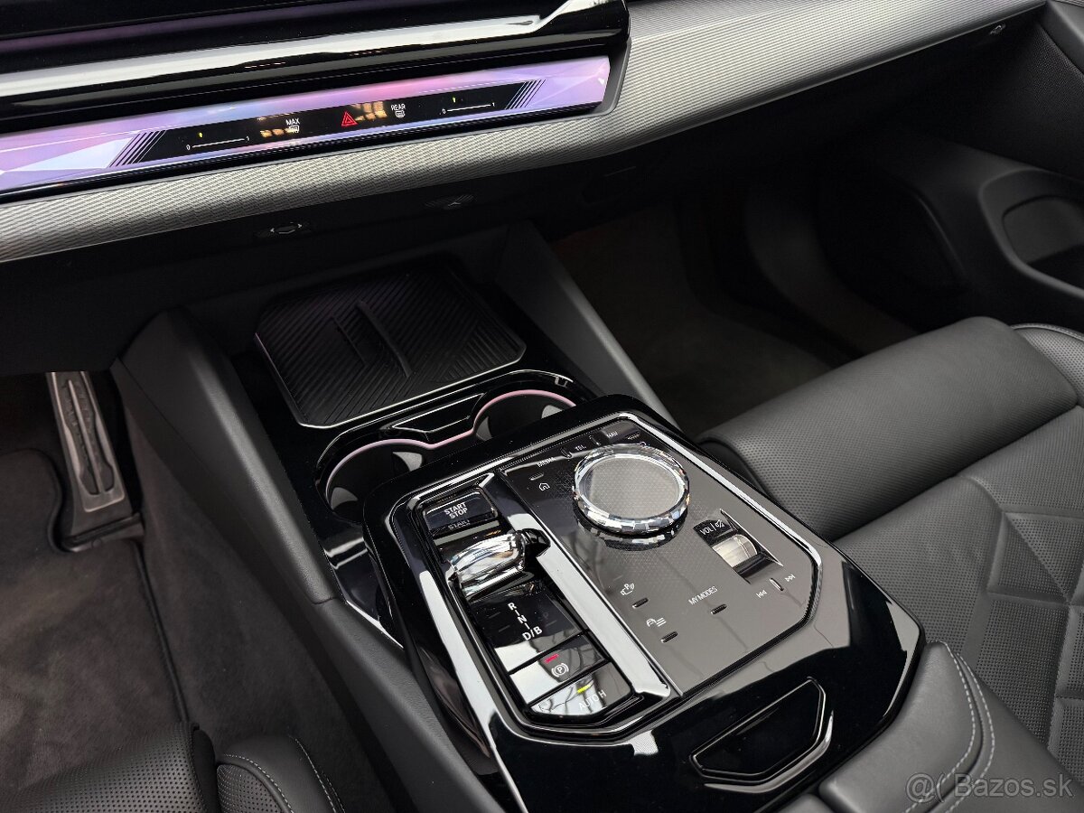 BMW i5 M60 xDrive M Individual - 16