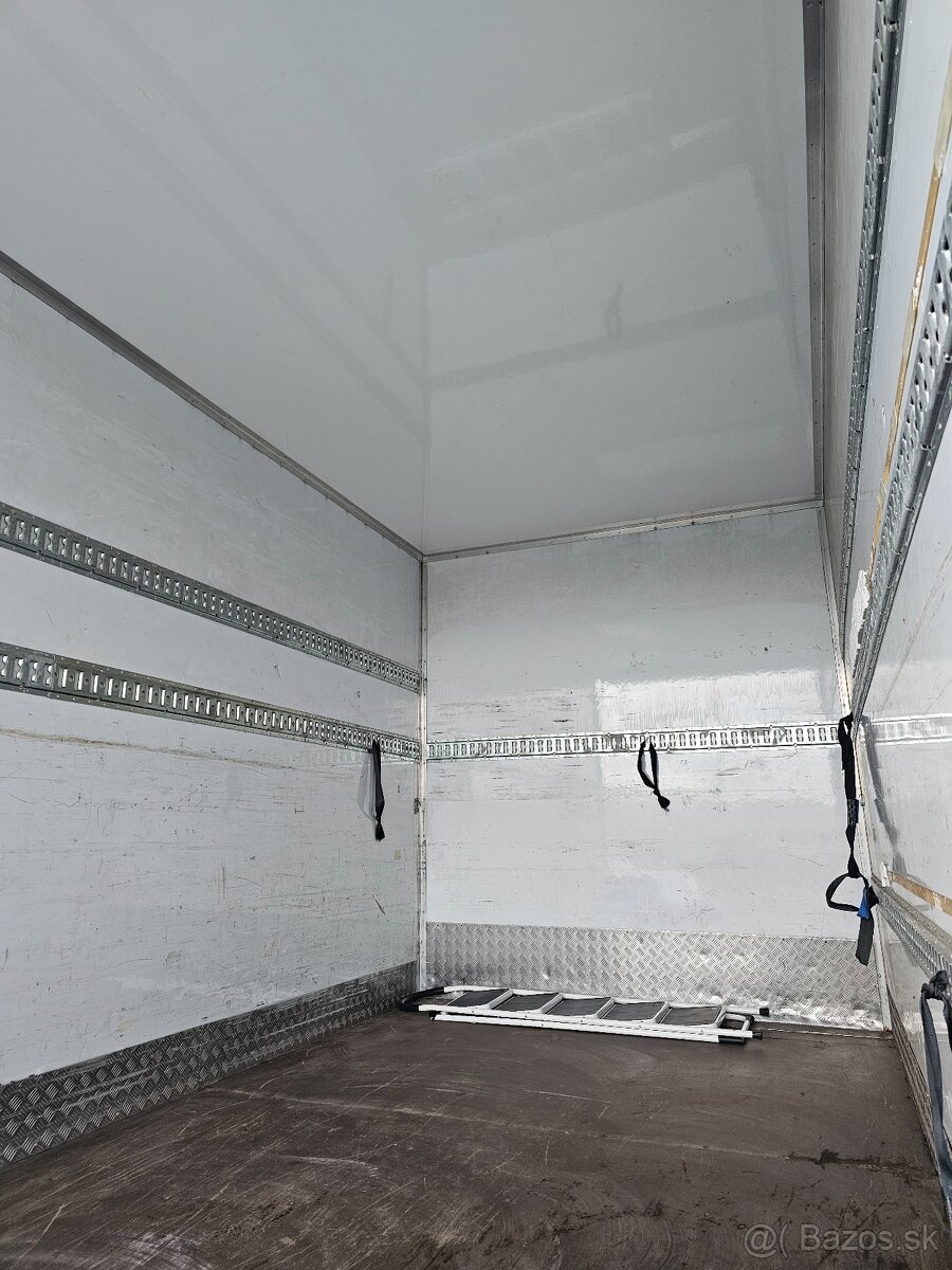 Mercedes Benz-Sprinter - 16