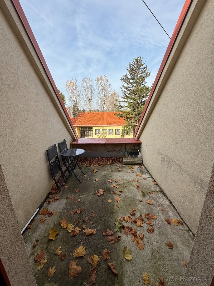 3-izbový byt s terasou, parkovaním vo dvore-Hegyeshalom - 16