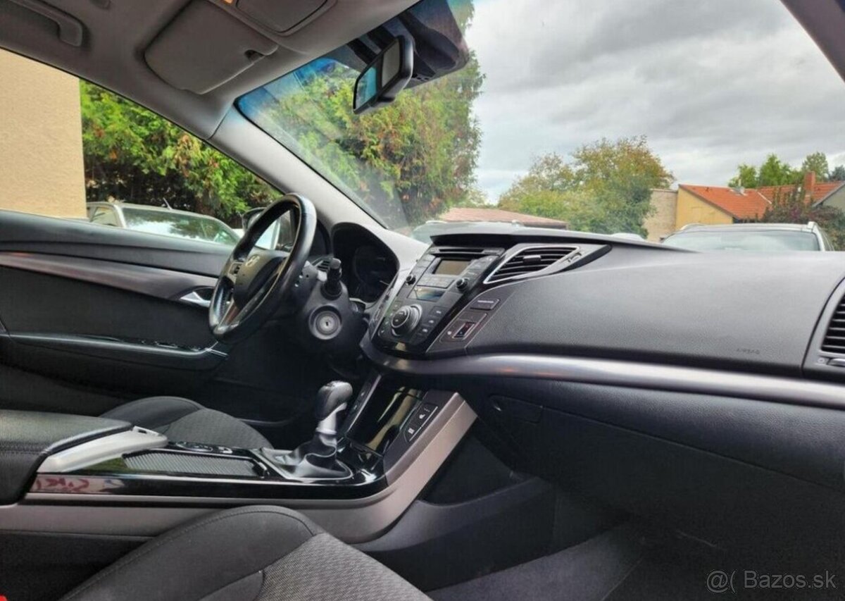 Hyundai i40 1.7-NOVÁ SPOJKA-AUT.KLIMA - 16