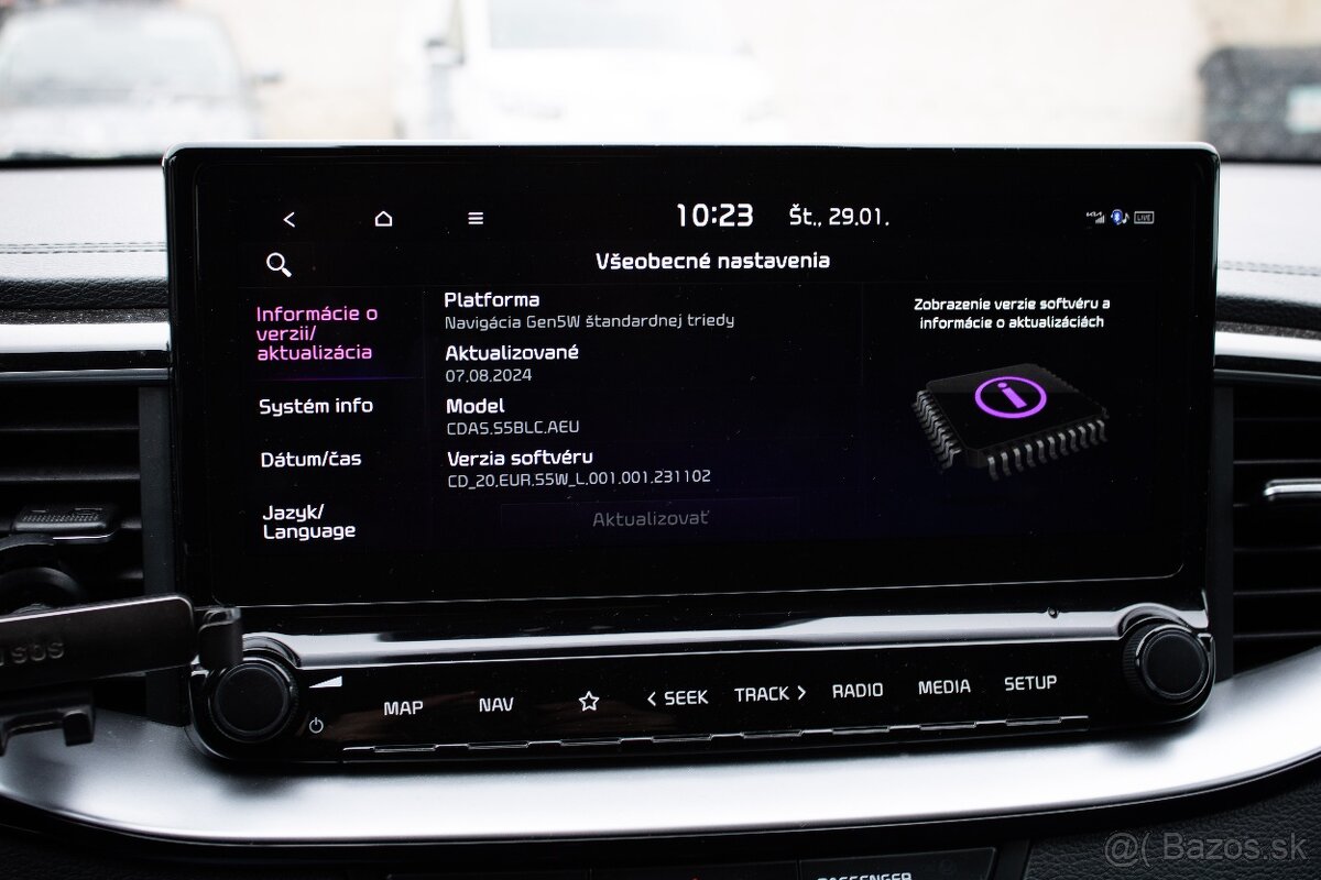 Kia Ceed SW 1.5 TGDi Silver, 1. Majiteľ, Navi,Kamera,Connect - 16