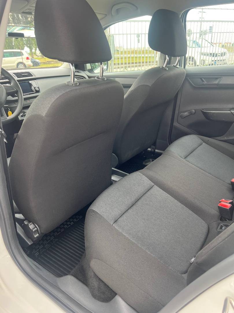 Škoda Fabia 1.0 TSI Active - 16