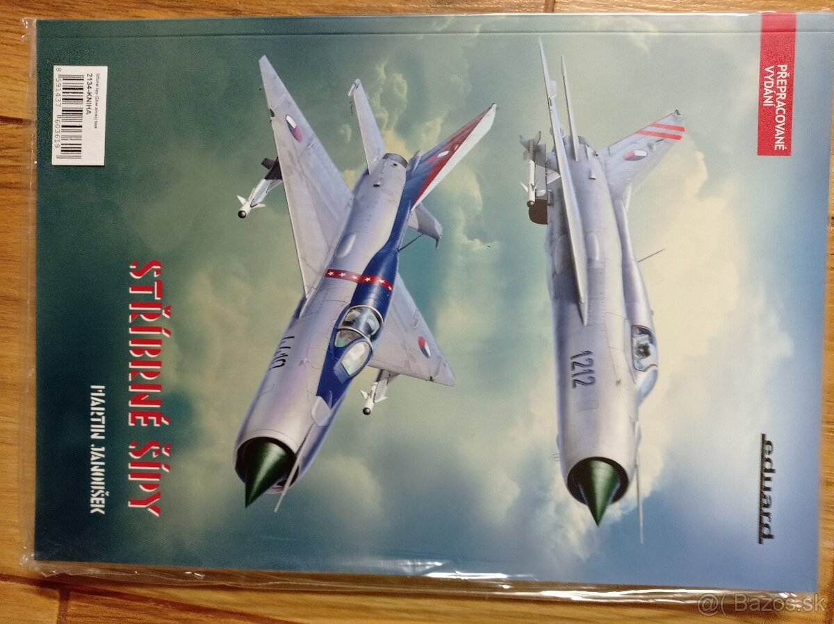 plastikové modely, knihy - 16