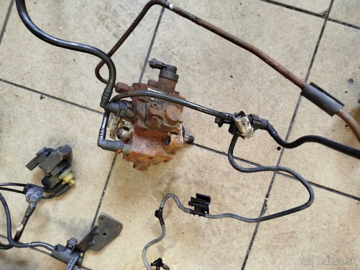 Hlava Motora Renault 2,5dti 107kw - 16