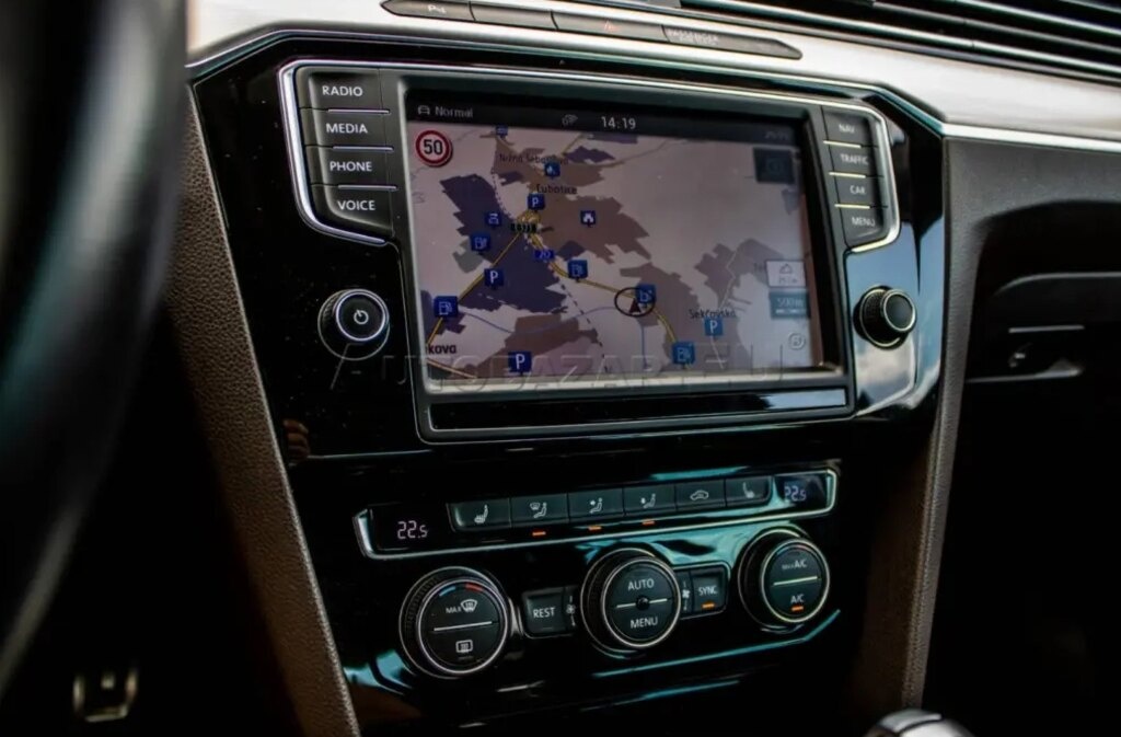 Volkswagen Passat Variant 2.0 BiTDI Highline 4MOTION 2016 - 16