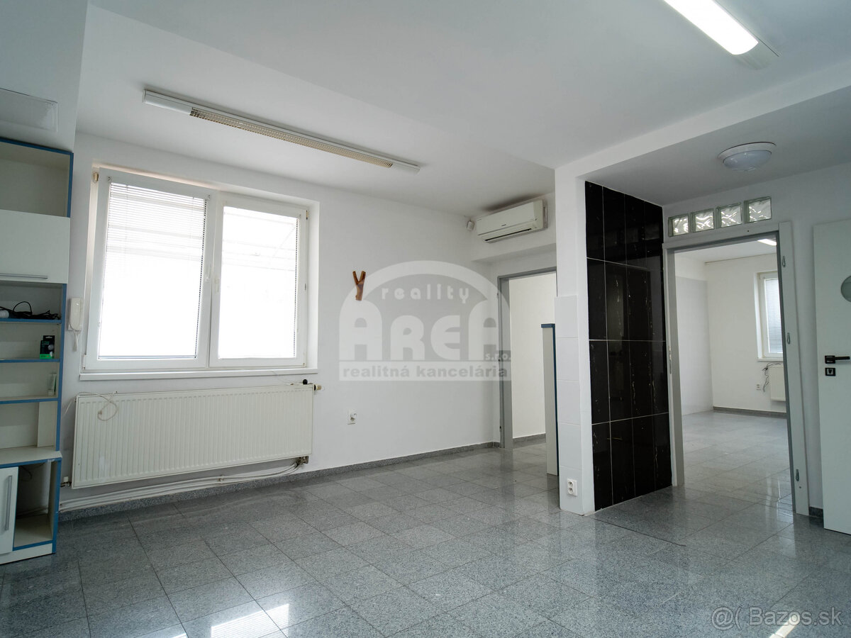 Komerčná budova v širšom centre mesta Vranov nad Topľou - 16